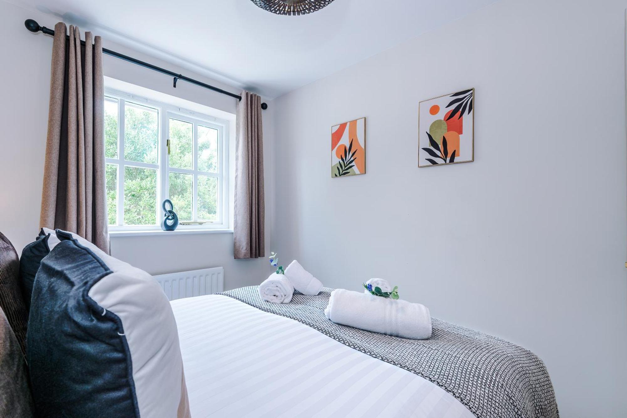 New! Stunning 3-Bed Home In Chester By 53 Degrees Property, Ideal For Groups, Free Parking! Bagian luar foto