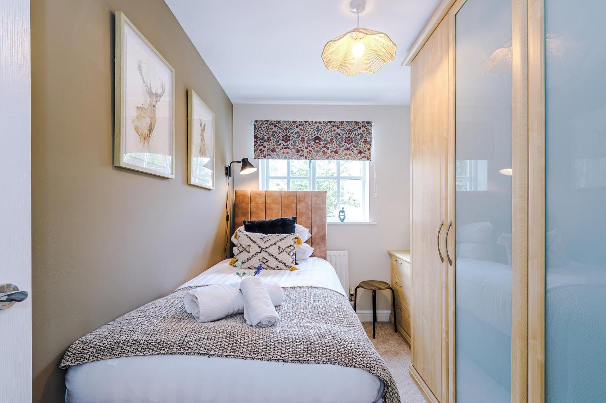 New! Stunning 3-Bed Home In Chester By 53 Degrees Property, Ideal For Groups, Free Parking! Bagian luar foto