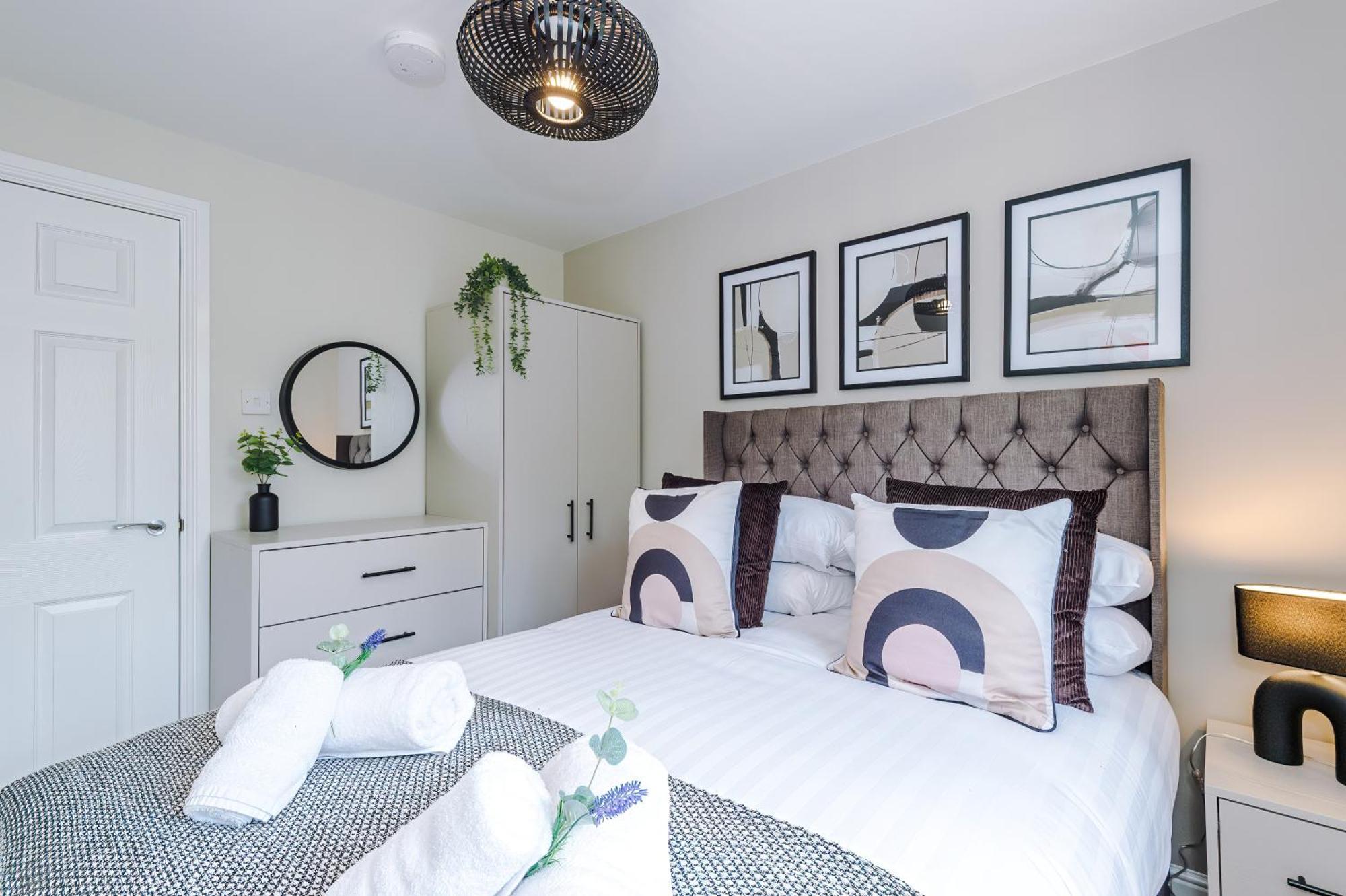 New! Stunning 3-Bed Home In Chester By 53 Degrees Property, Ideal For Groups, Free Parking! Bagian luar foto