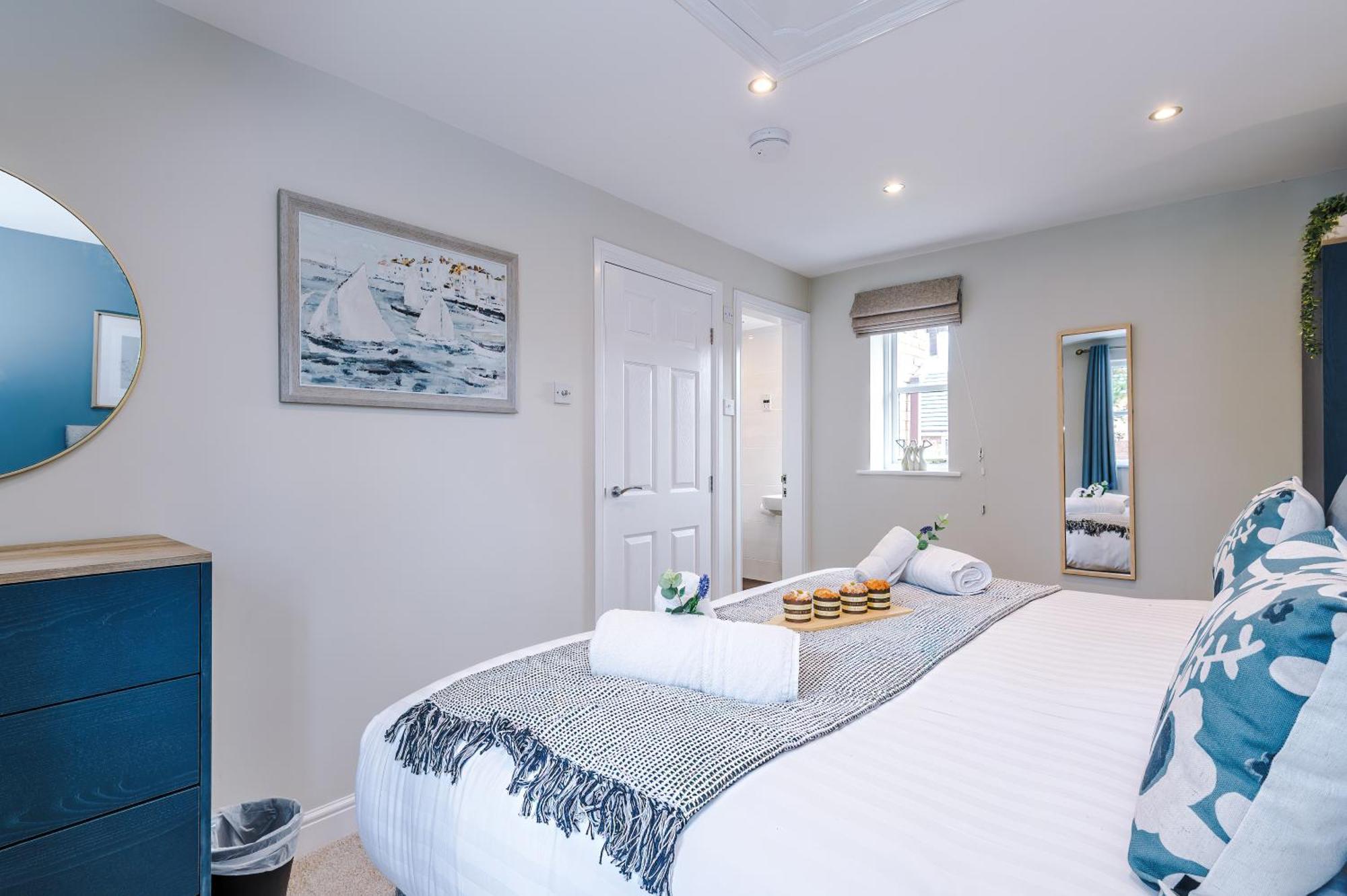 New! Stunning 3-Bed Home In Chester By 53 Degrees Property, Ideal For Groups, Free Parking! Bagian luar foto
